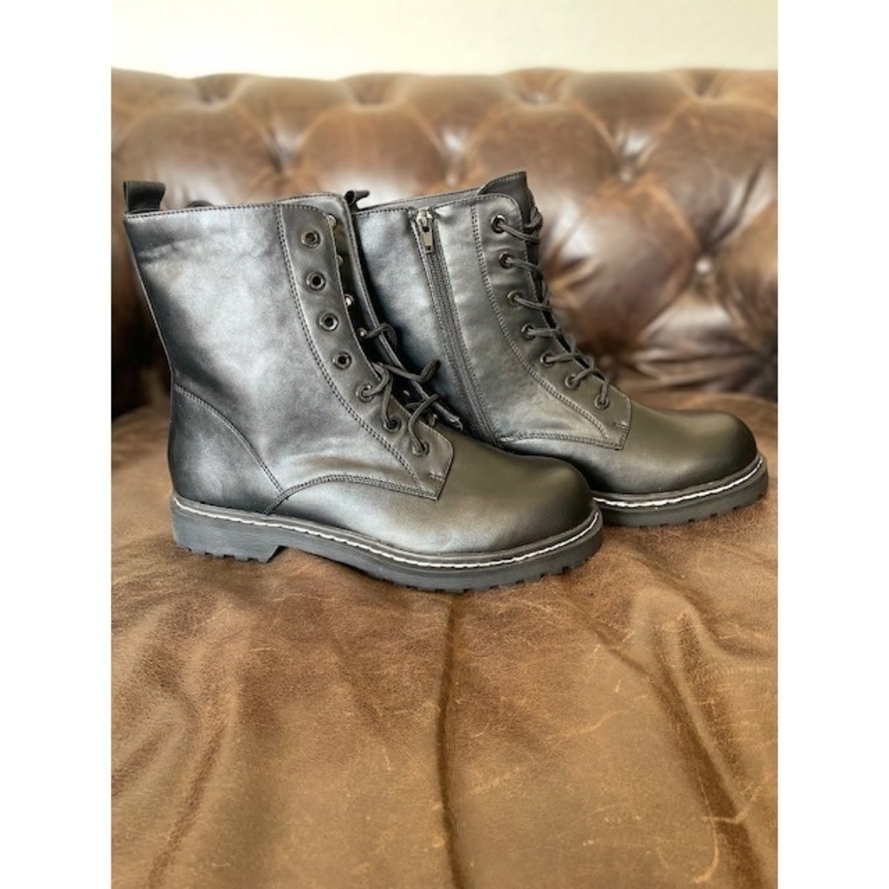 SM New York Womens Roma Lace Up Boots, Black Color, Size 10